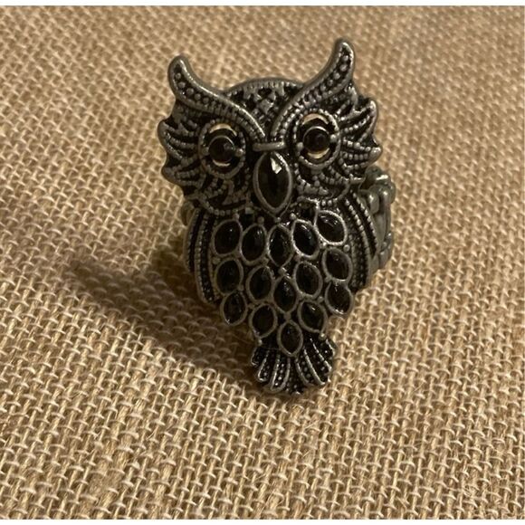Pewter Tone Black Jewel Embellish Owl Stretch Ring One Size Boho Kitschy Cottage - Picture 1 of 3